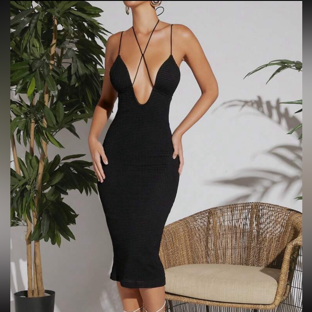 🐳 3/$20 SHEIN VCAY Plunging Neck Crisscross Tie Backless Cami Dress